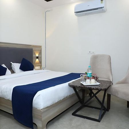 Lyf Corporate Suites - Noida Sector 19 المظهر الخارجي الصورة