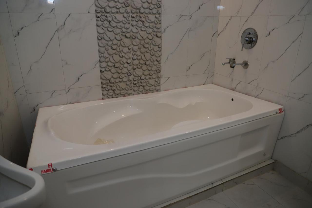 Lyf Corporate Suites - Noida Sector 19 المظهر الخارجي الصورة