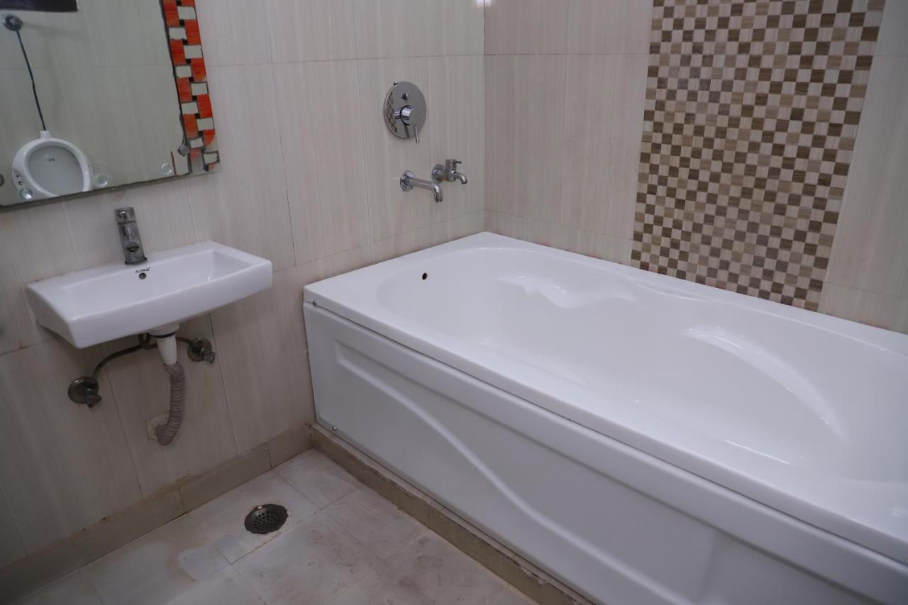 Lyf Corporate Suites - Noida Sector 19 المظهر الخارجي الصورة