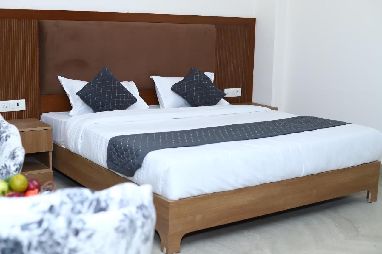 Lyf Corporate Suites - Noida Sector 19 المظهر الخارجي الصورة